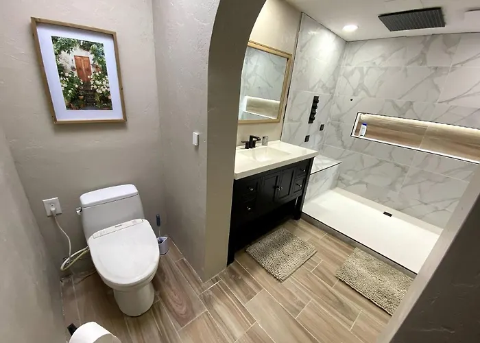 Remodeled Three Bedroom Abode * Tucson