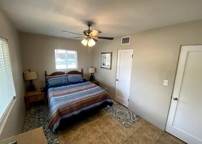 Remodeled Three Bedroom Abode * Tucson