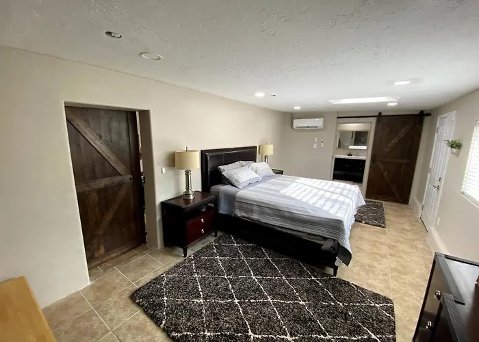 Сasa de vacaciones Remodeled Three Bedroom Abode Tucson